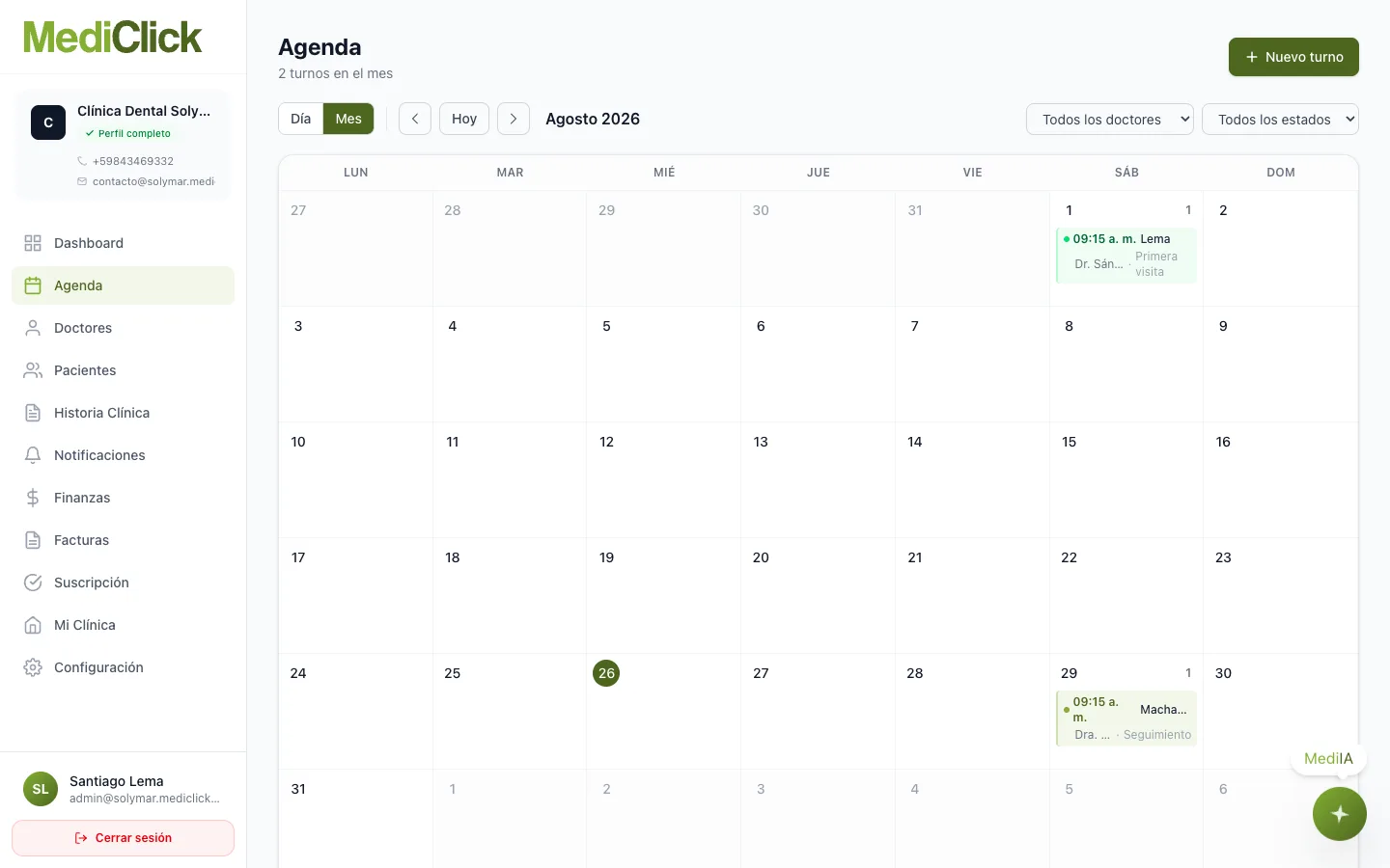 Agenda en vista mensual mostrando el calendario de agosto con los turnos distribuidos en los días
